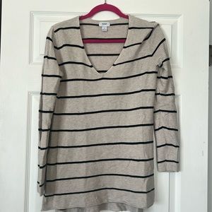 Old Navy women’s striped v neck sweater